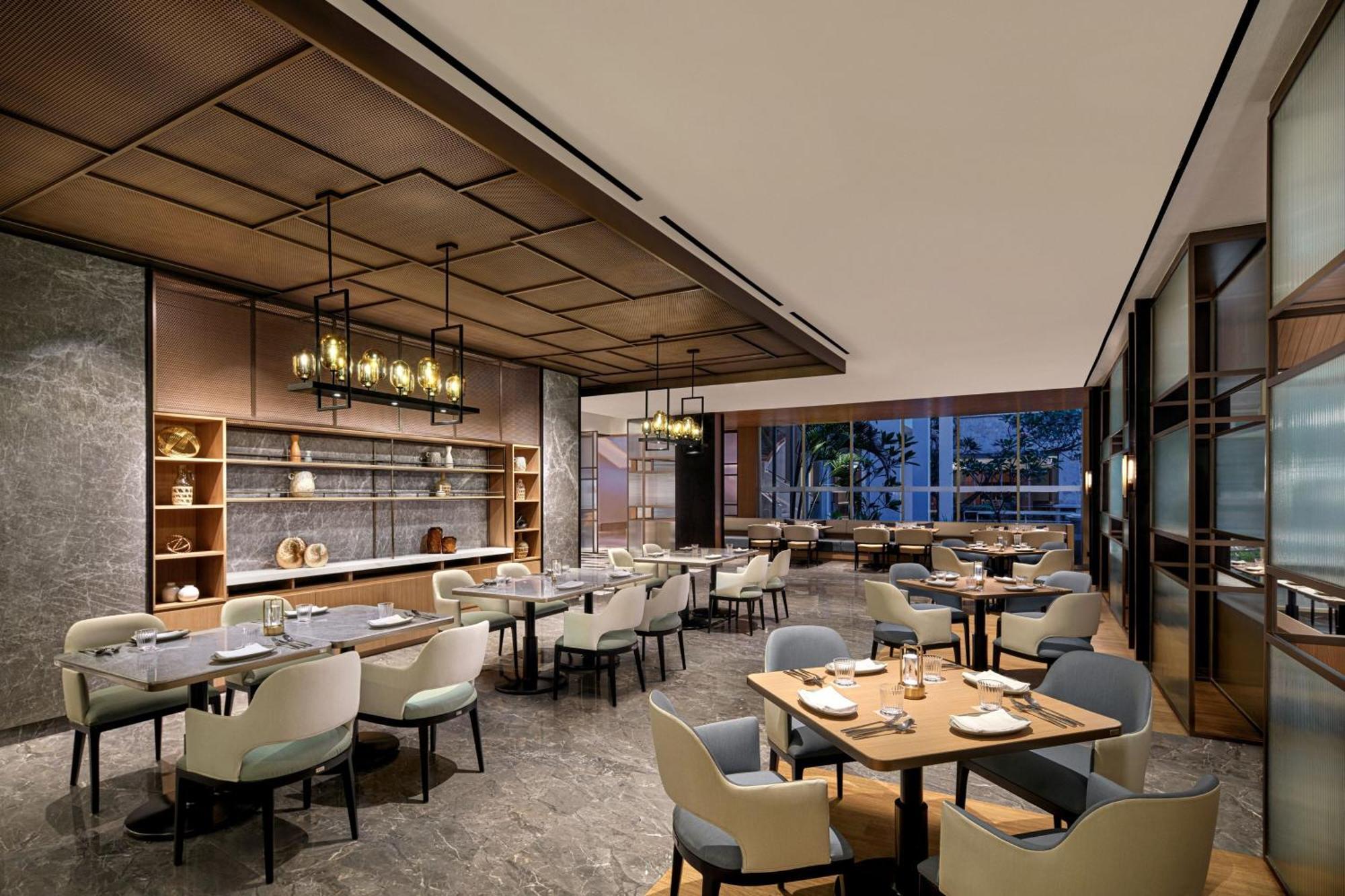 Sheraton Jakarta Soekarno Hatta Airport Tangerang Exterior foto